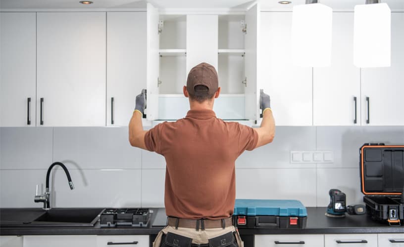 Cabinet Refinishing vs. Replacement: Which is Right for You?